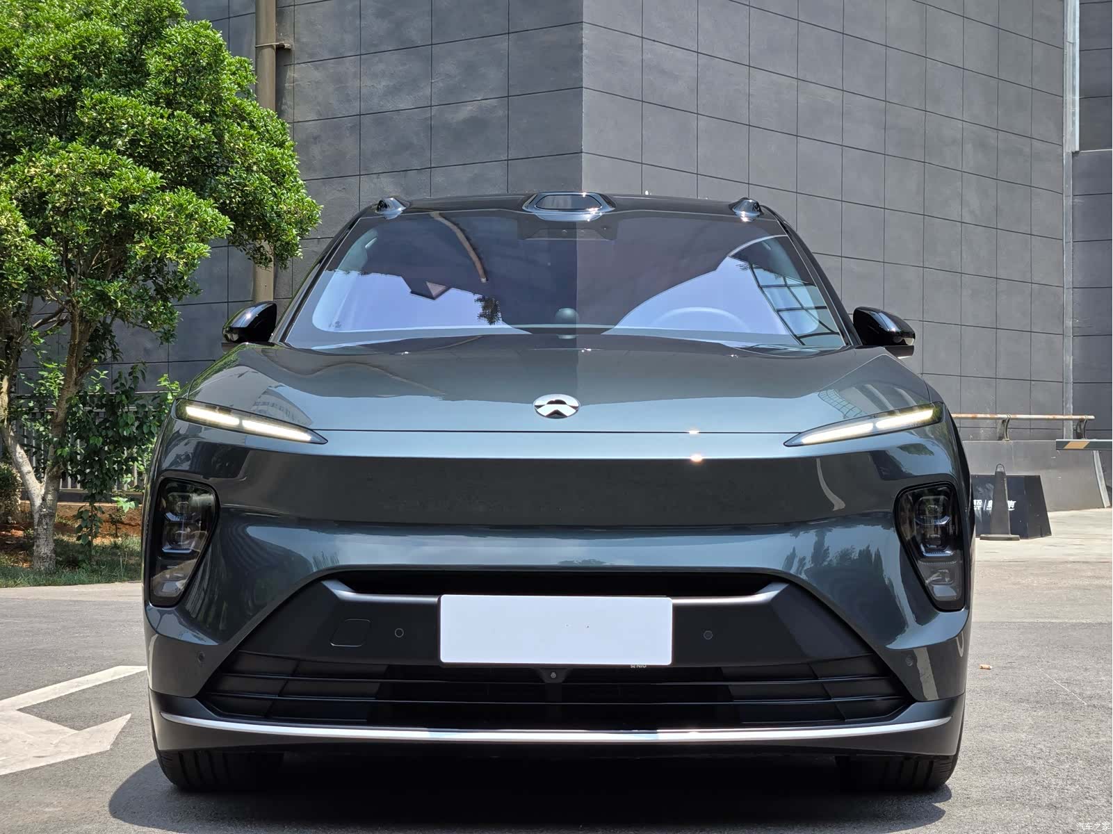NIO ES8, 2025 4