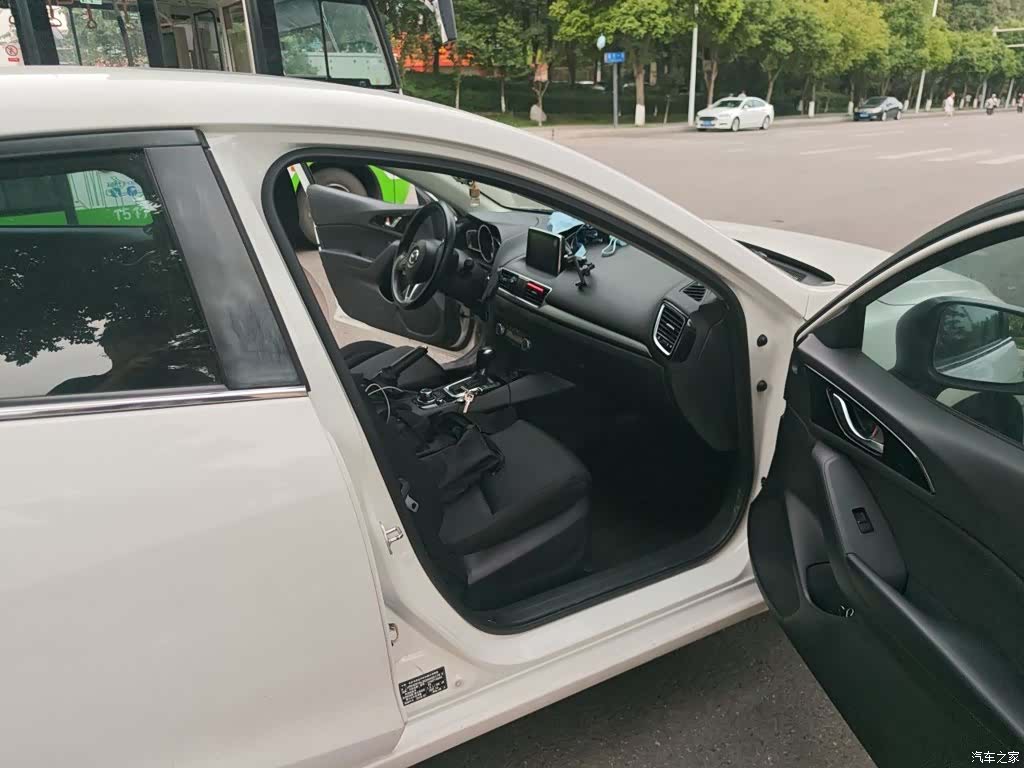 Mazda Mazda3, 2016 21