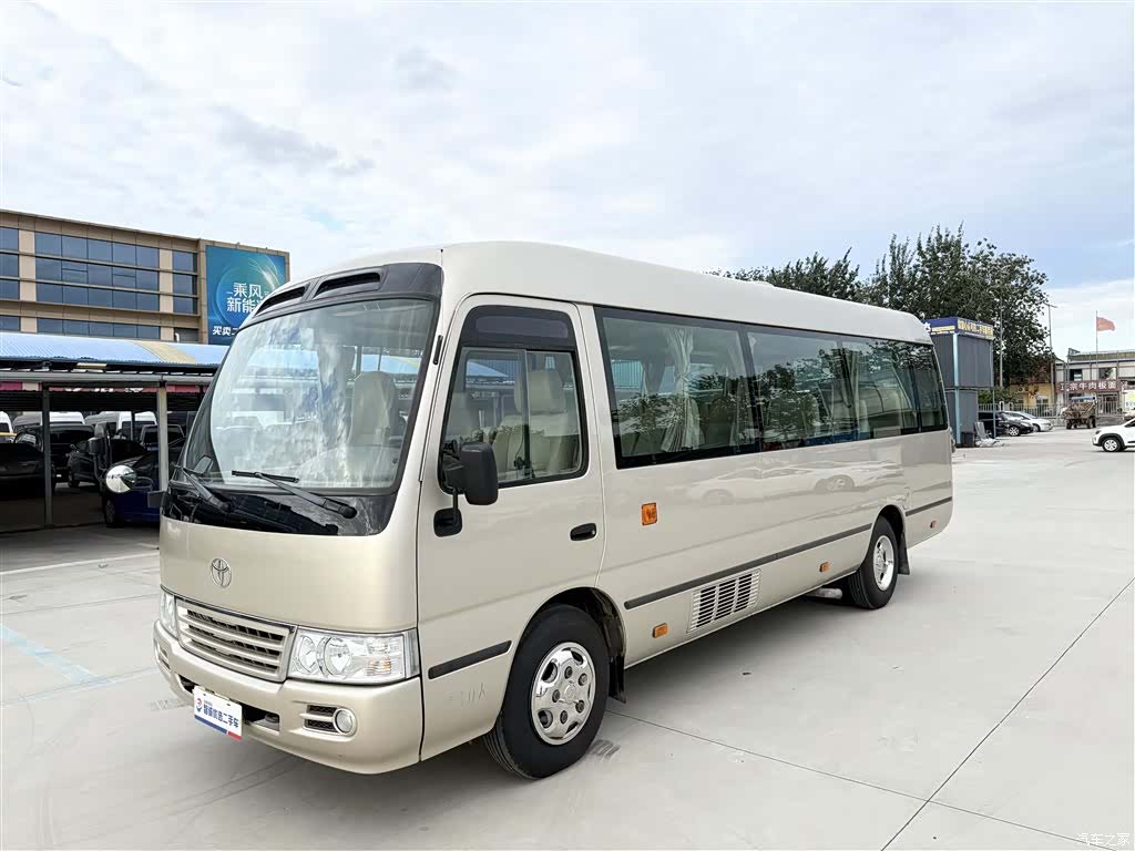 Toyota Coaster, 2011 1