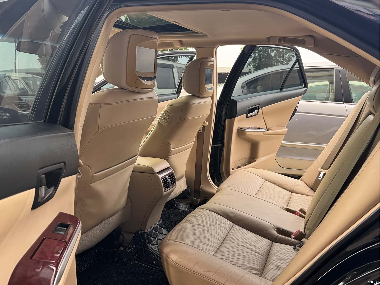 Toyota Camry, 2012 7