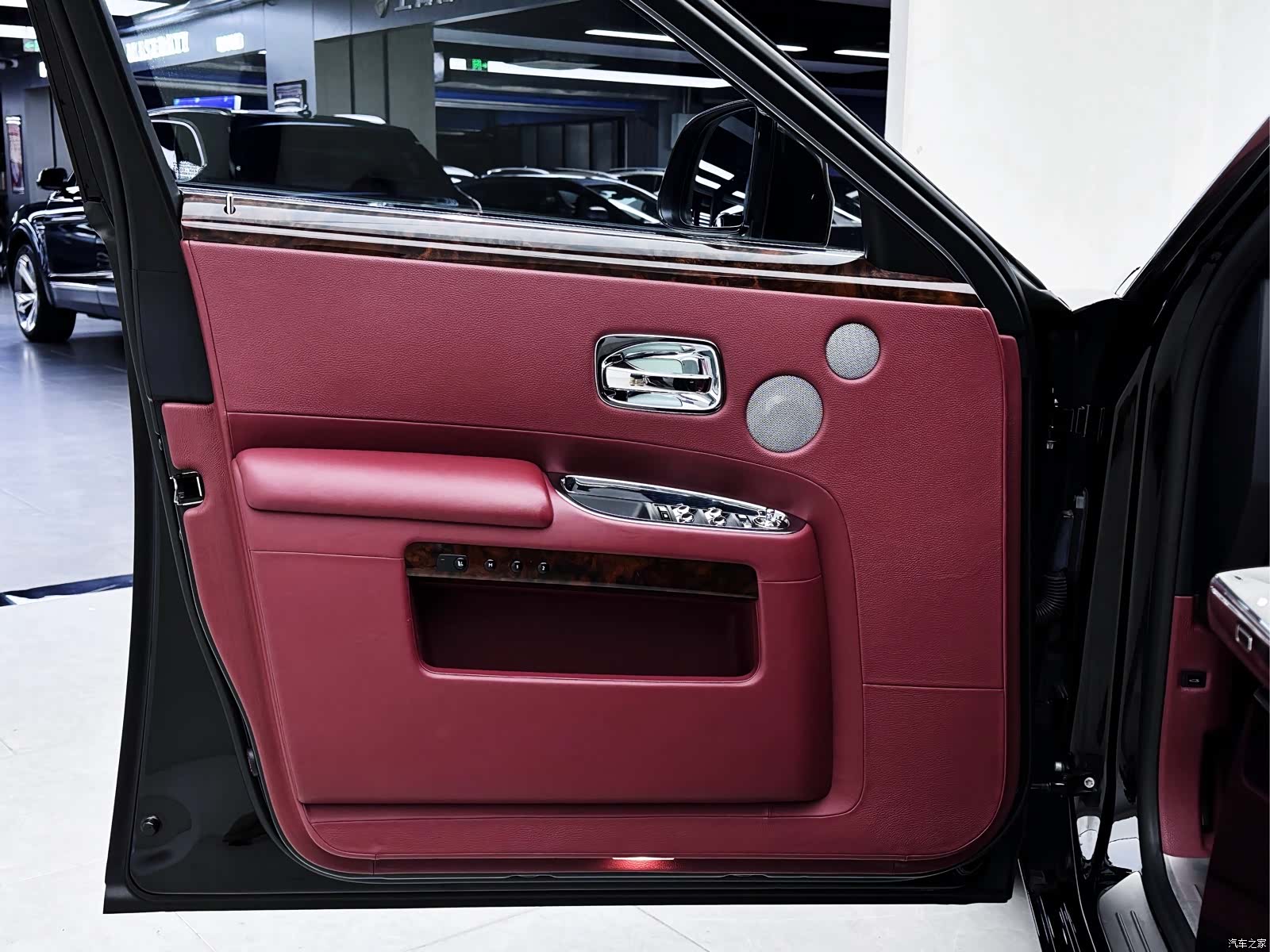Rolls-Royce Ghost, 2016 14