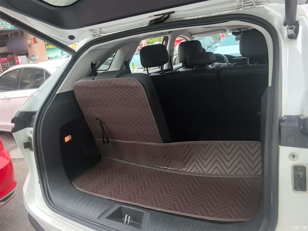 Geely Galaxy 500, 2023 19