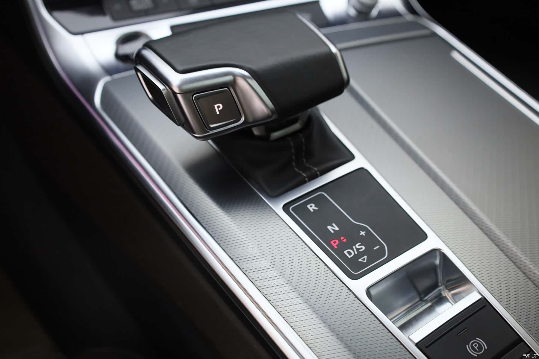 Audi A7L, 2024 12