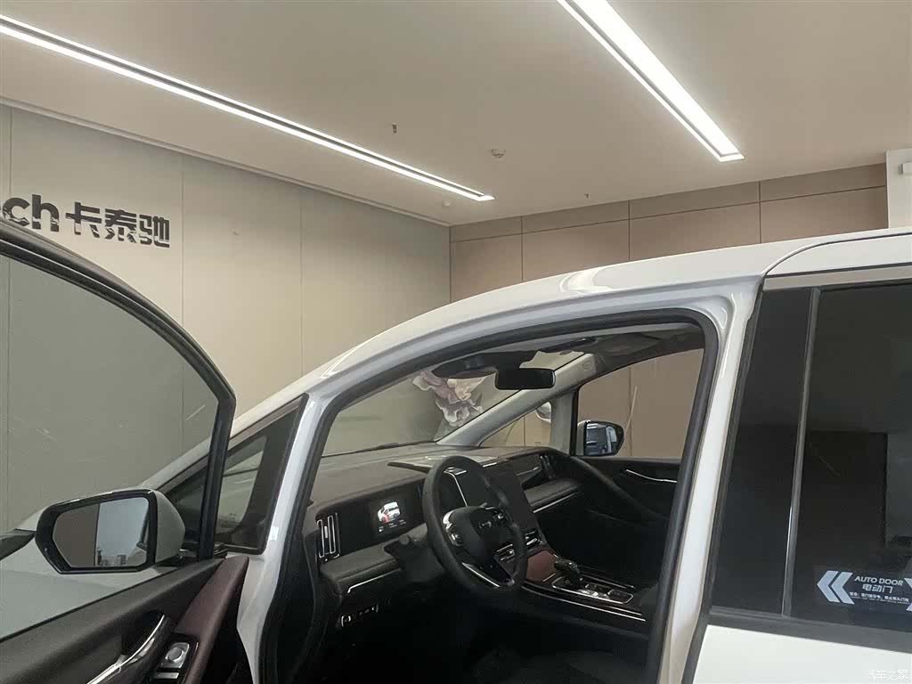Trumpchi E9, 2025 26