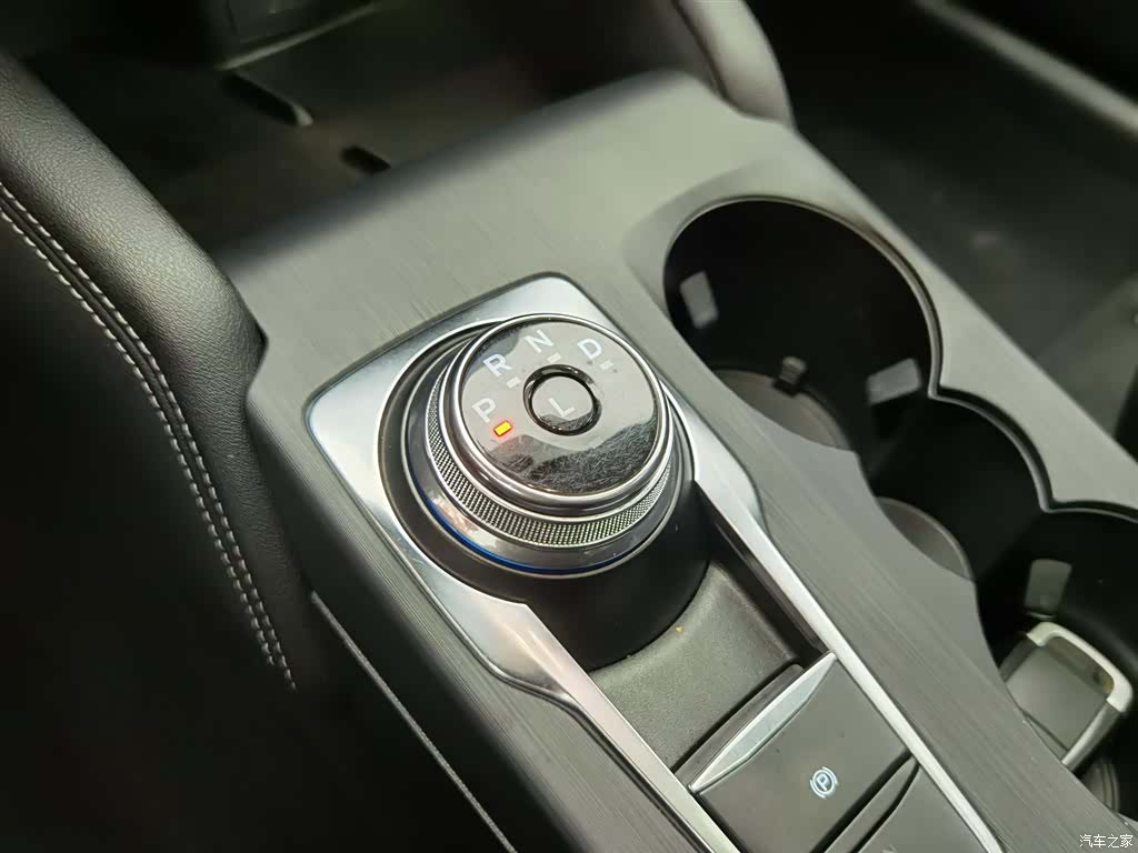 Ford Focus, 2022 13