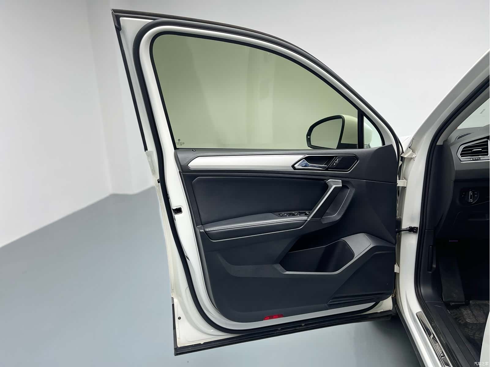 Volkswagen Tiguan L, 2019 21