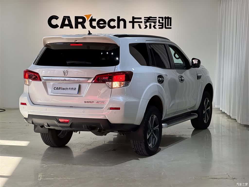Nissan Paladin, 2024 4