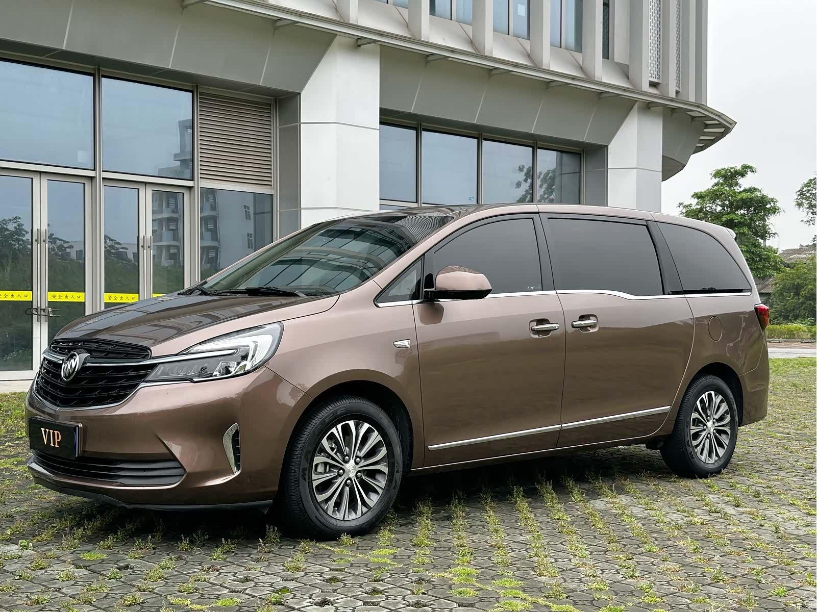 Buick GL8, 2020 1