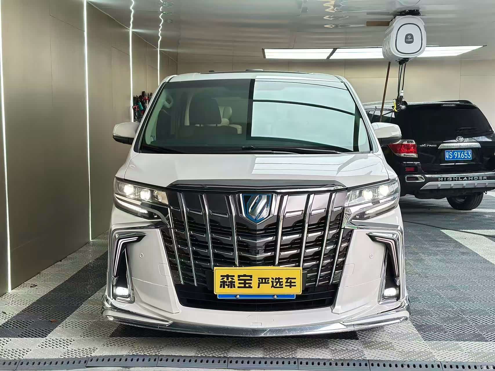 Toyota Alphard, 2016 3