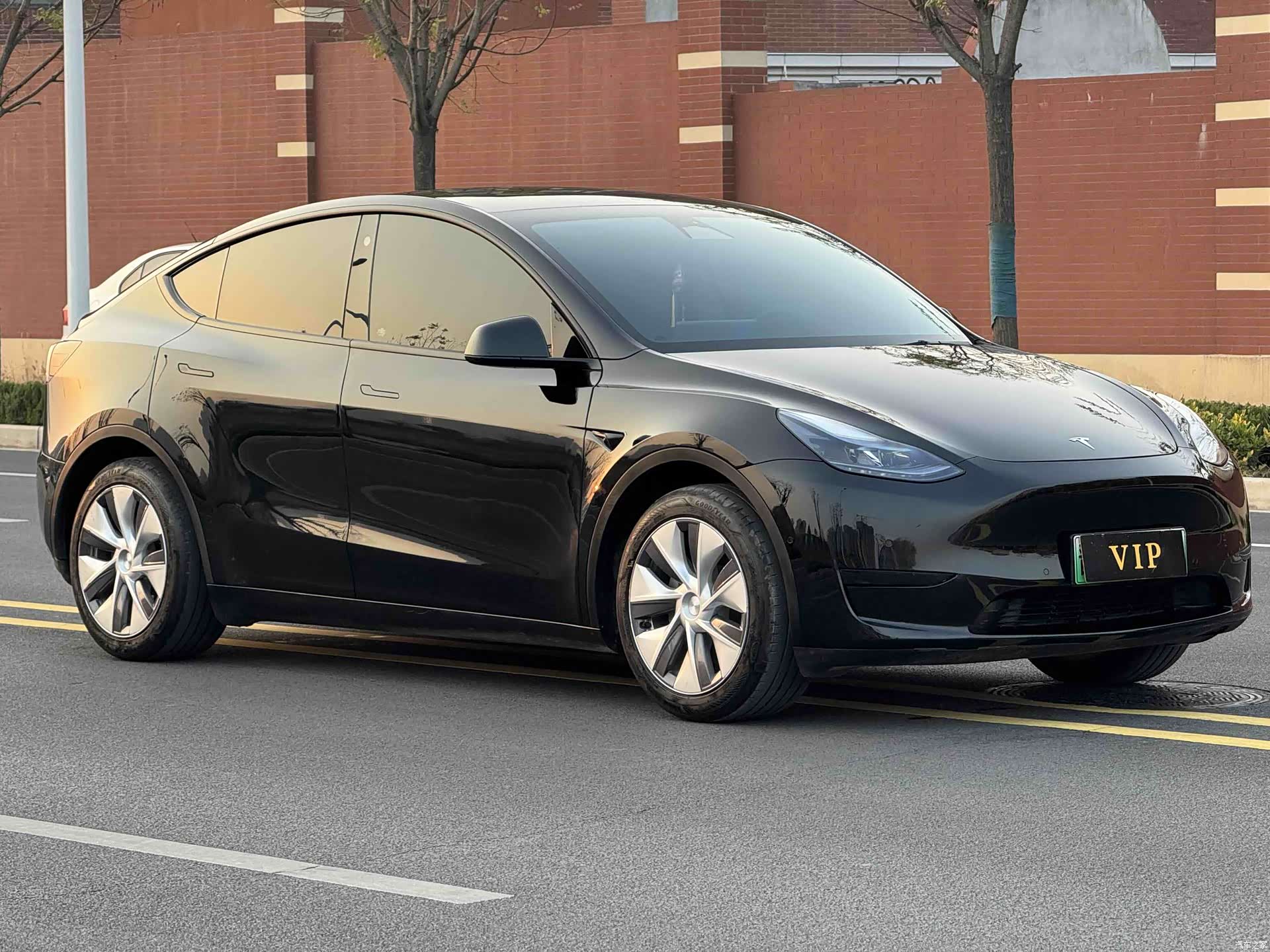 Tesla Model Y, 2023 3