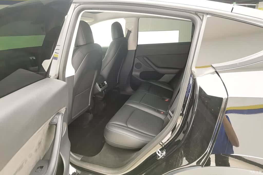 Tesla Model Y, 2022 11