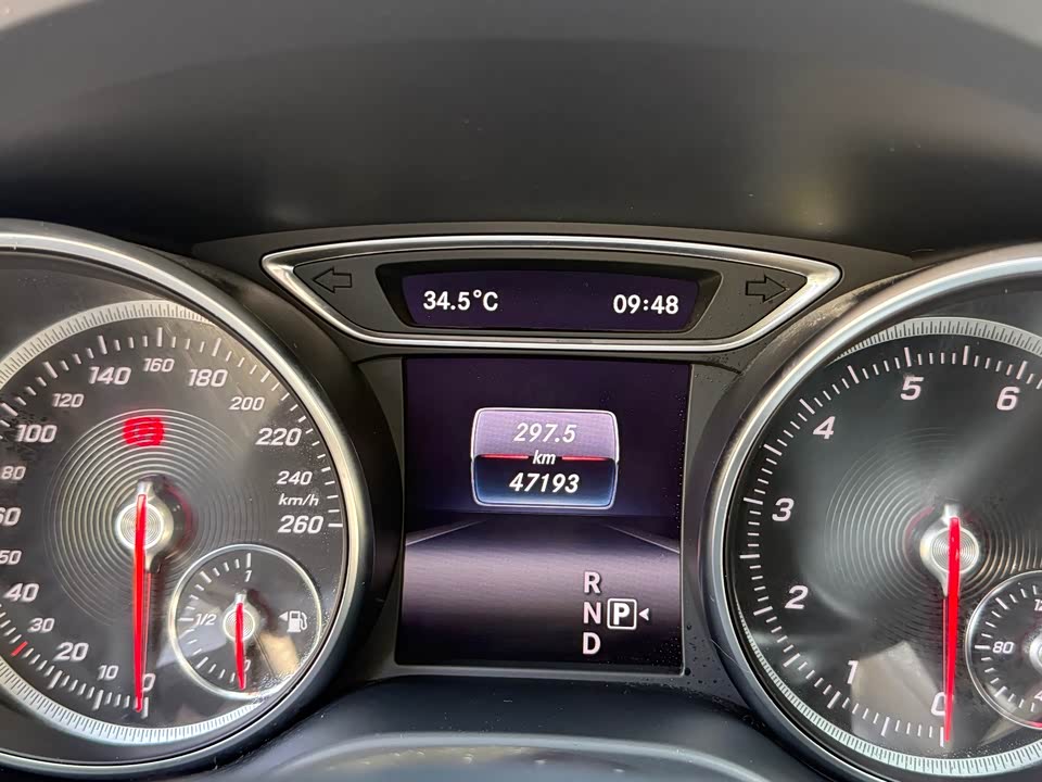 Mercedes-Benz CLA
