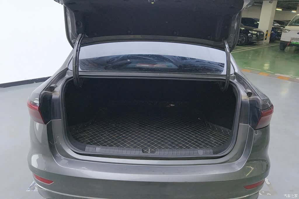 Geely Emgrand, 2024 4