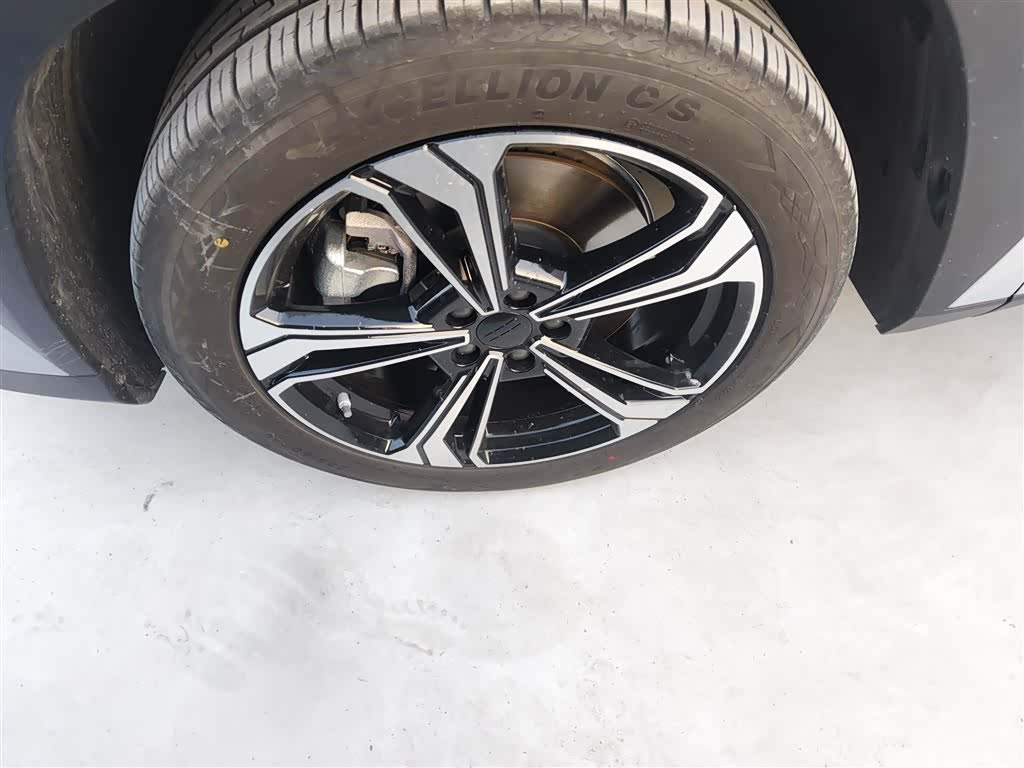 Geely Galaxy L7, 2025 23