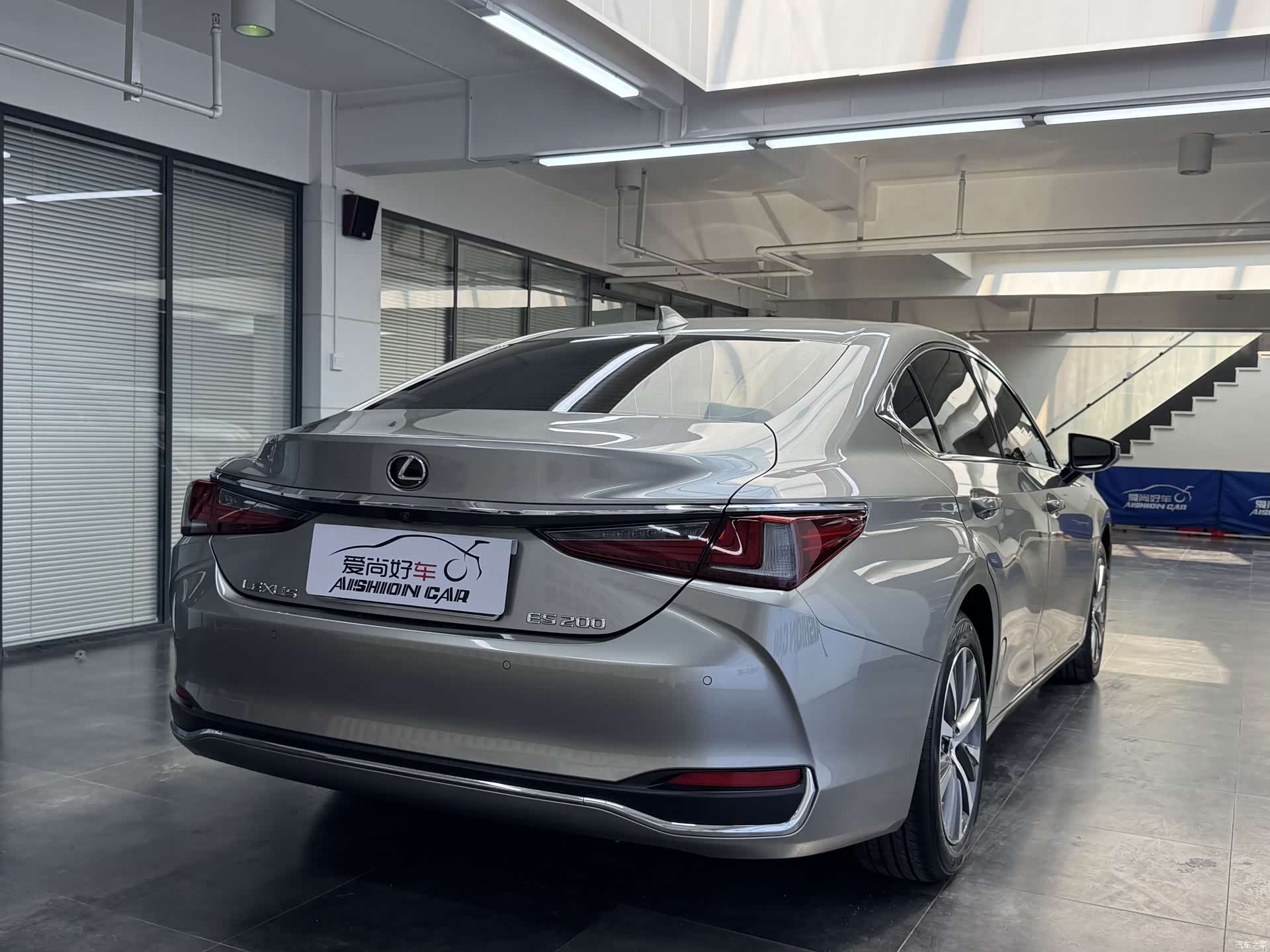Lexus ES, 2019 7