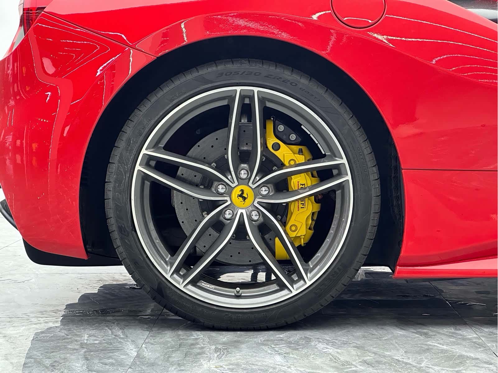 Ferrari 488, 2017 9