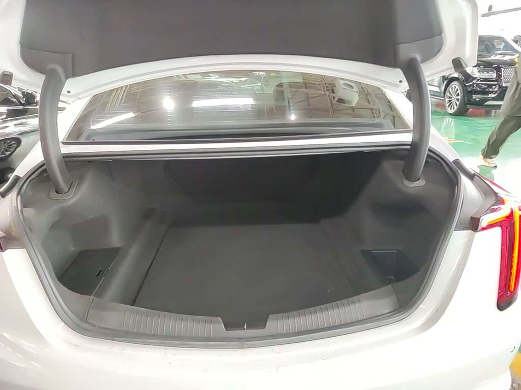 Cadillac CT5, 2023 19