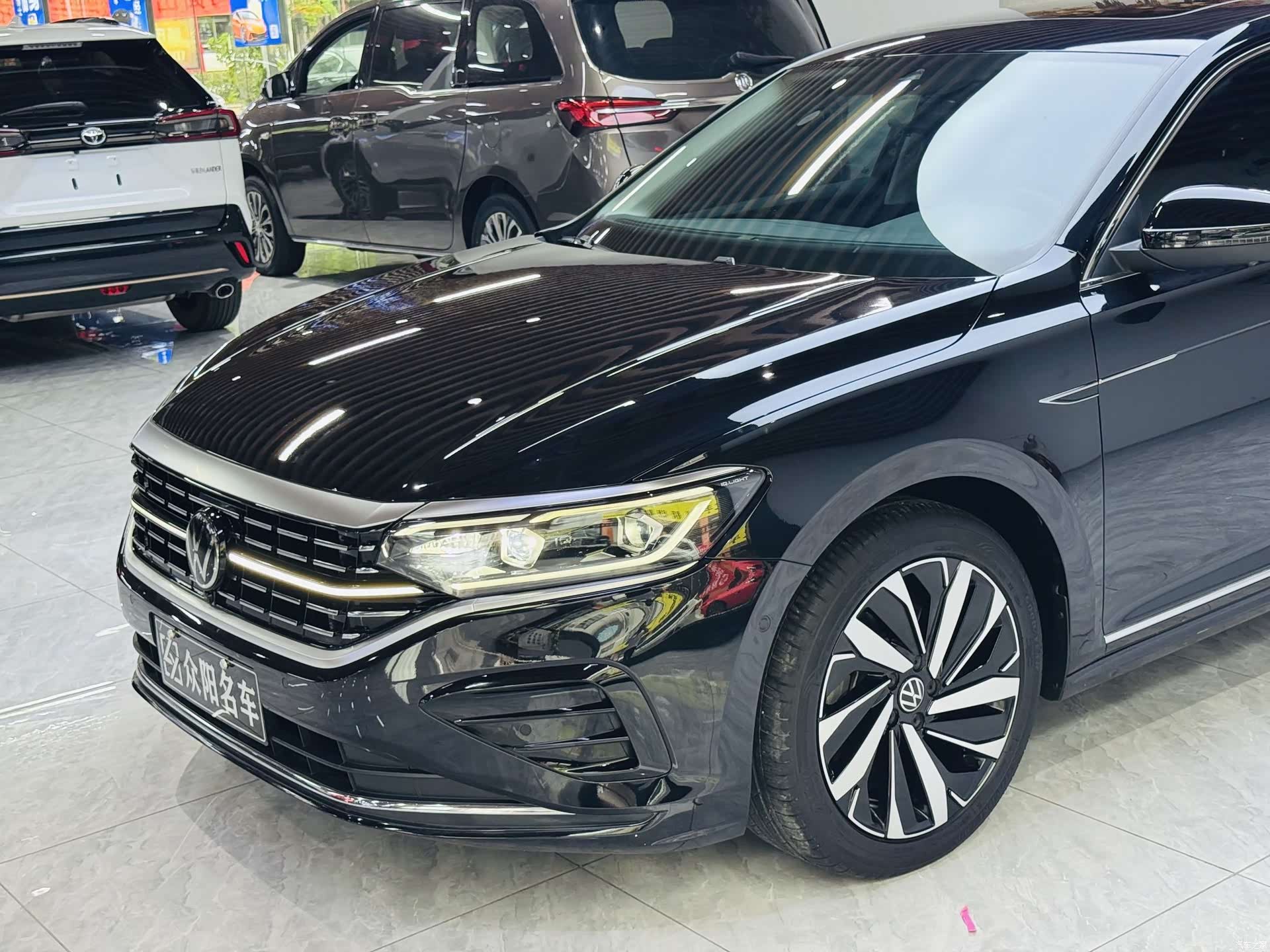 Volkswagen Passat, 2024 все фото
