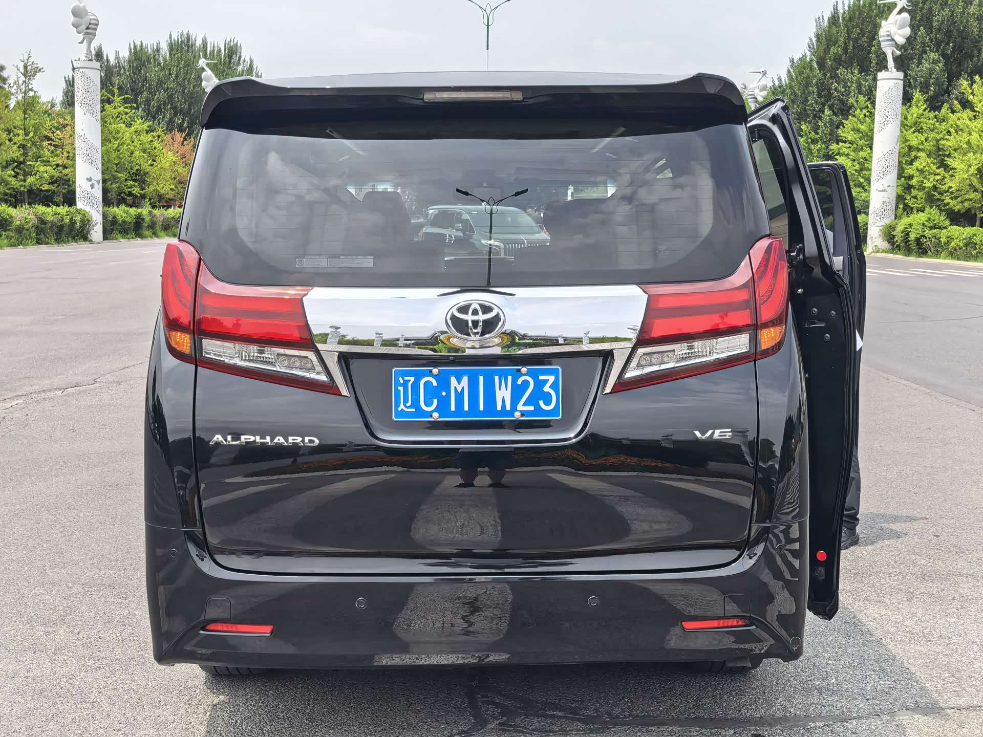 Toyota Alphard, 2015 10