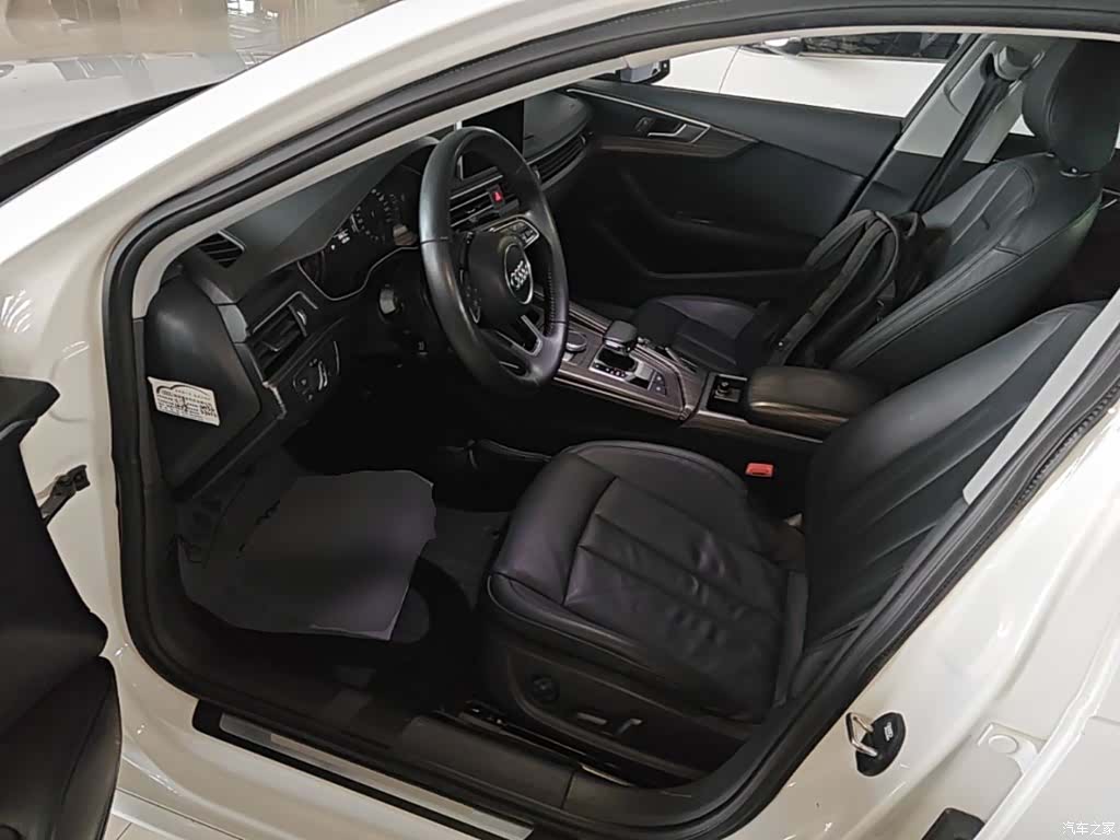 Audi A4L, 2017 11