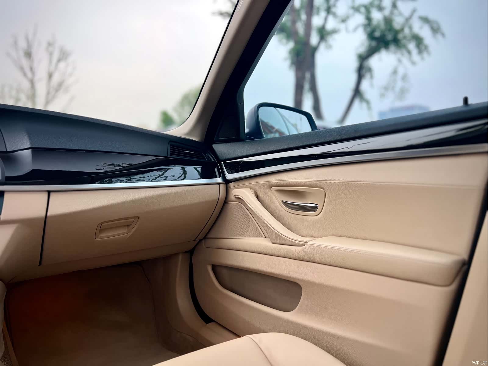 BMW 5 Series, 2012 23