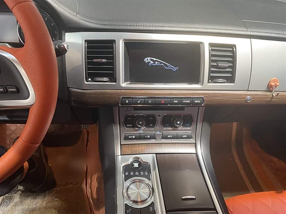 Jaguar XF Jaguar XF