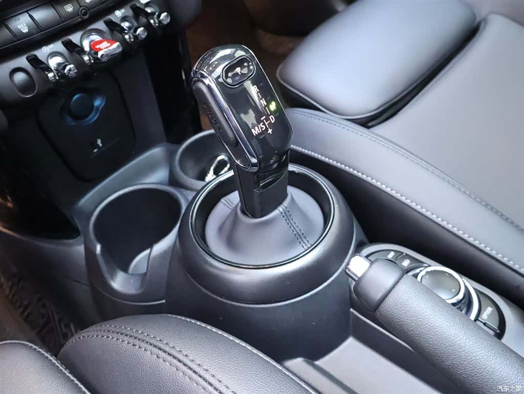 Mini Cooper, 2023 12