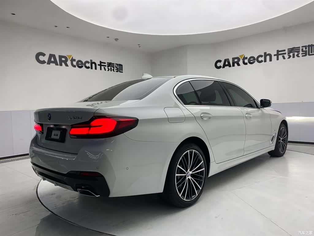 BMW 5 Series, 2022 все фото