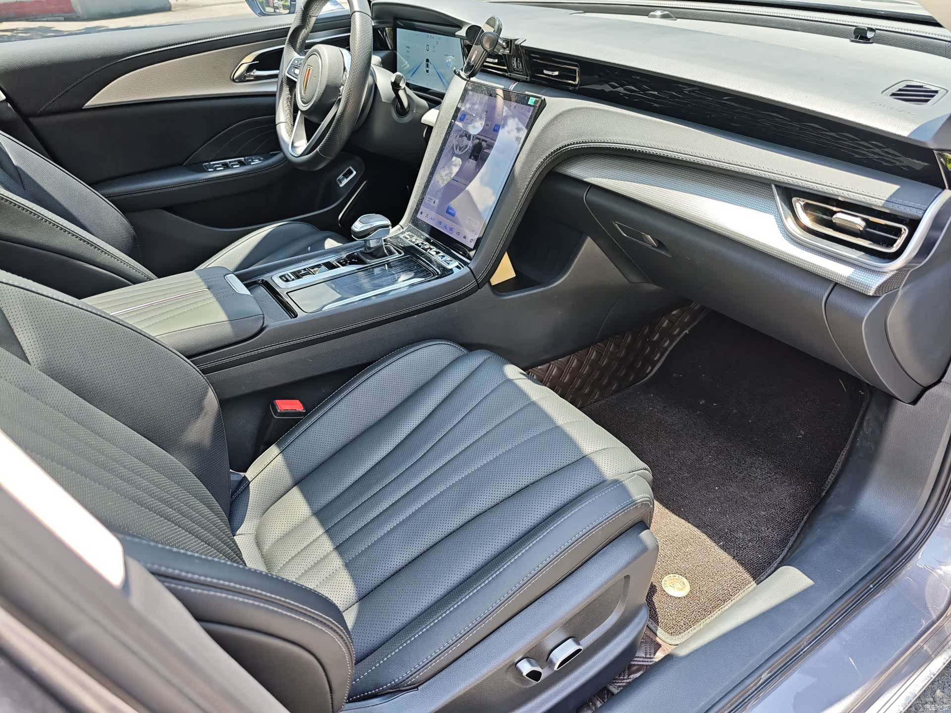Hongqi H5, 2024 19