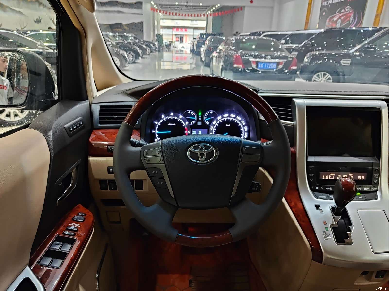 Toyota Alphard, 2011 7