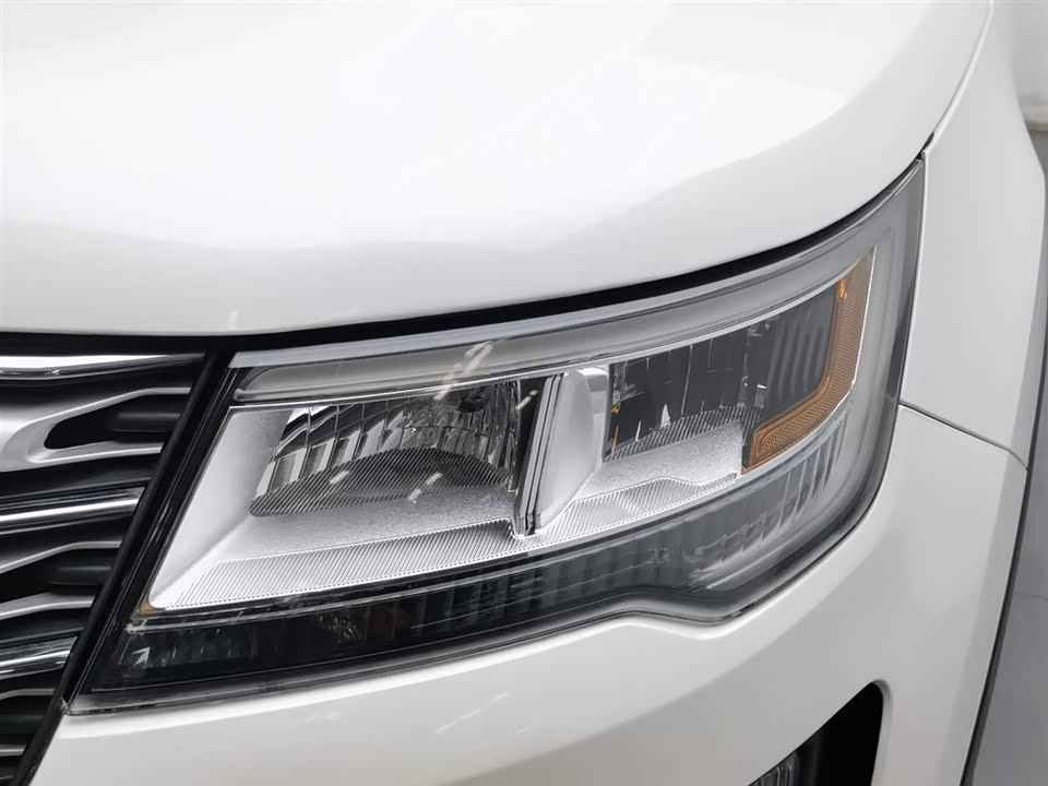 Ford Explorer Ford Explorer