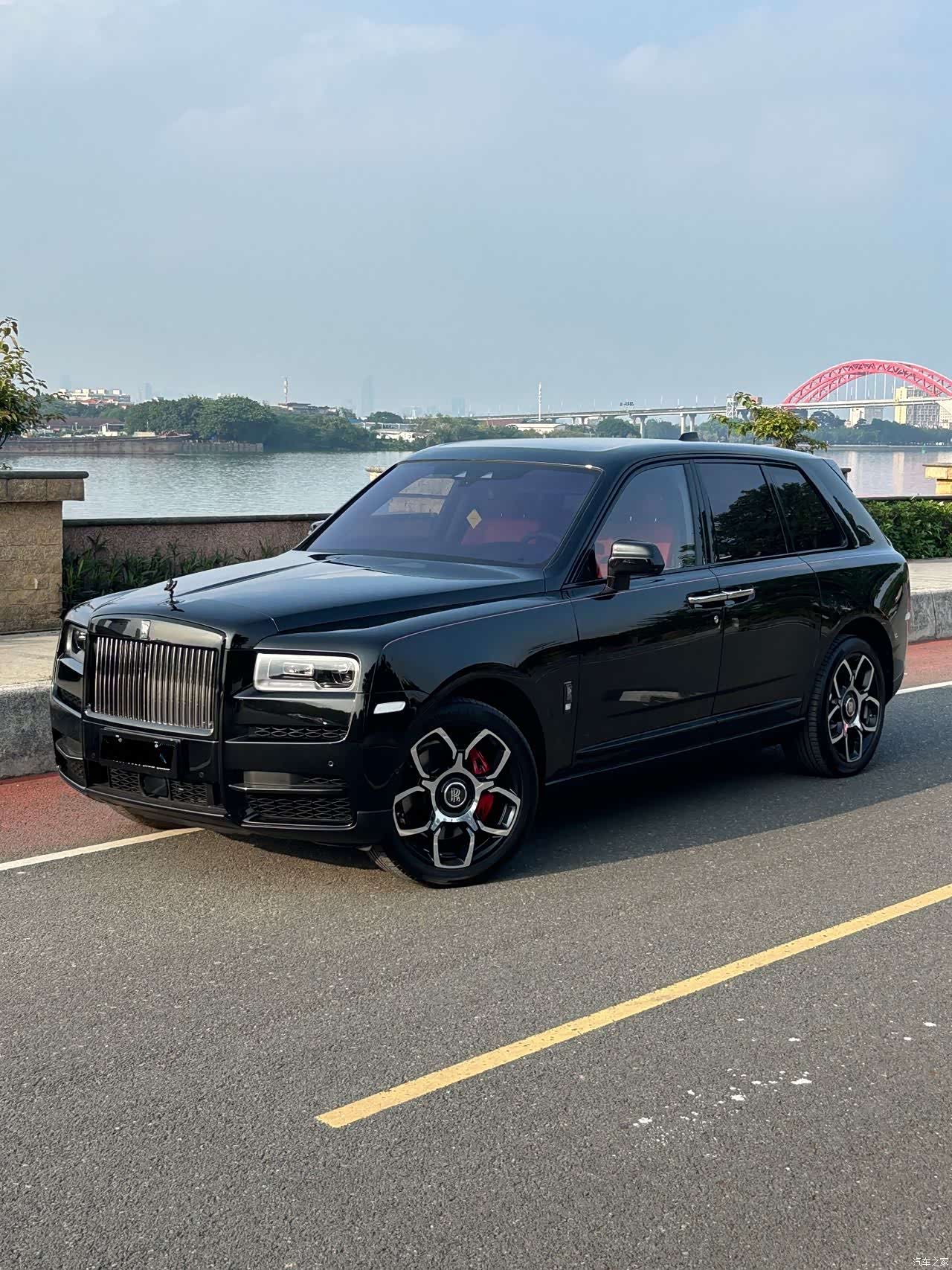 Rolls-Royce Cullinan, 2023 1