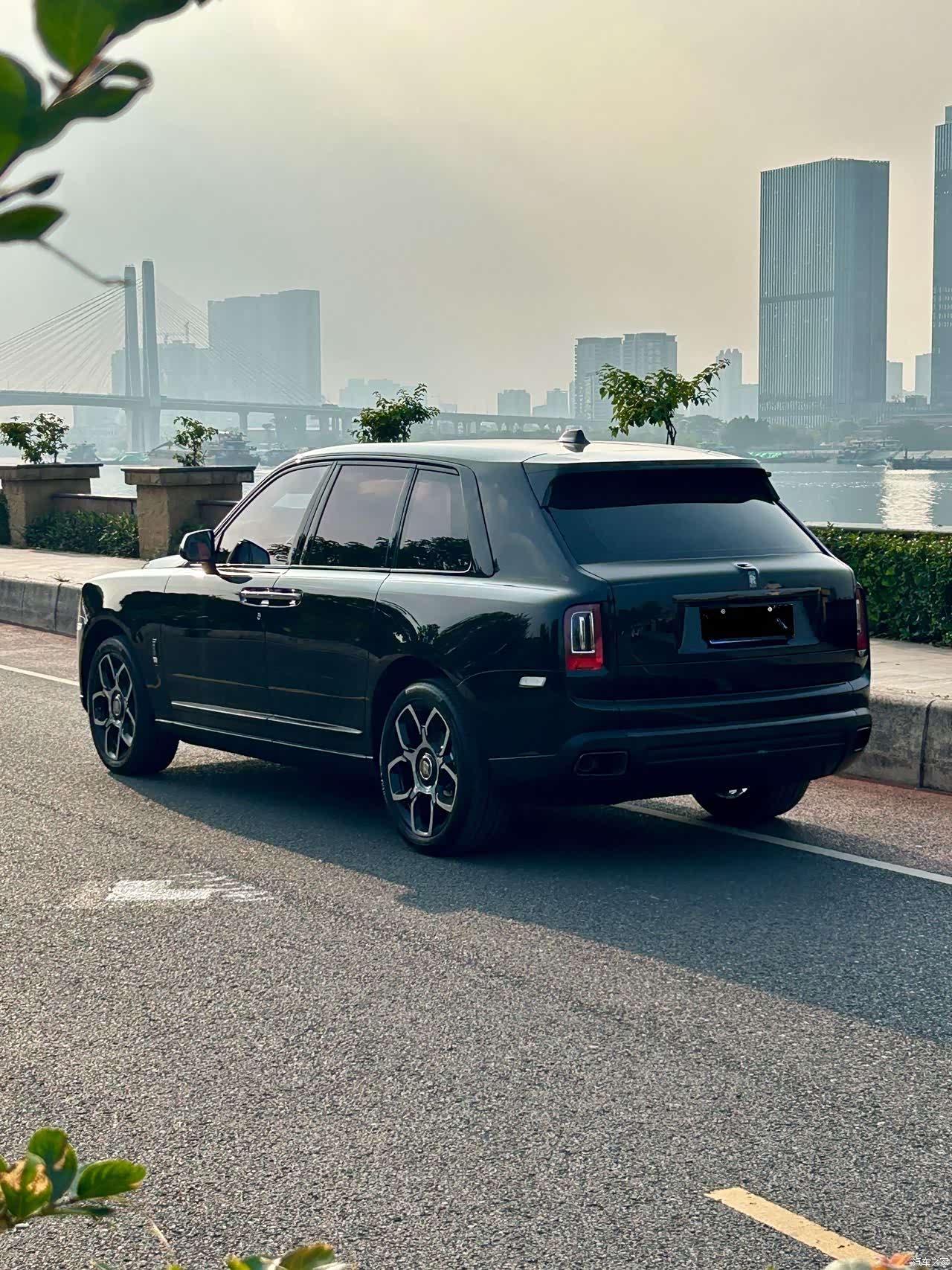 Rolls-Royce Cullinan, 2023 3