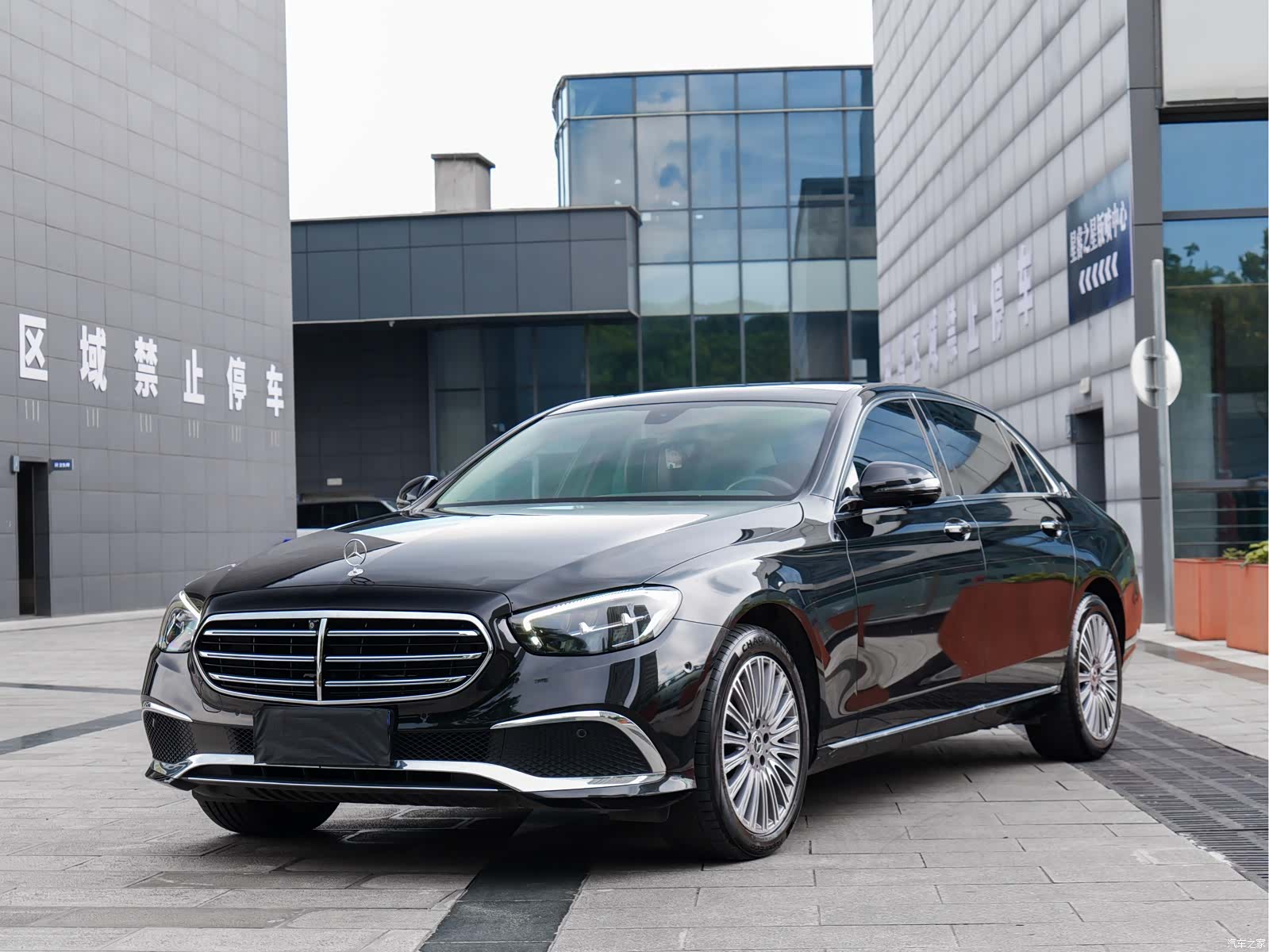 Mercedes-Benz E-Class, 2022 1