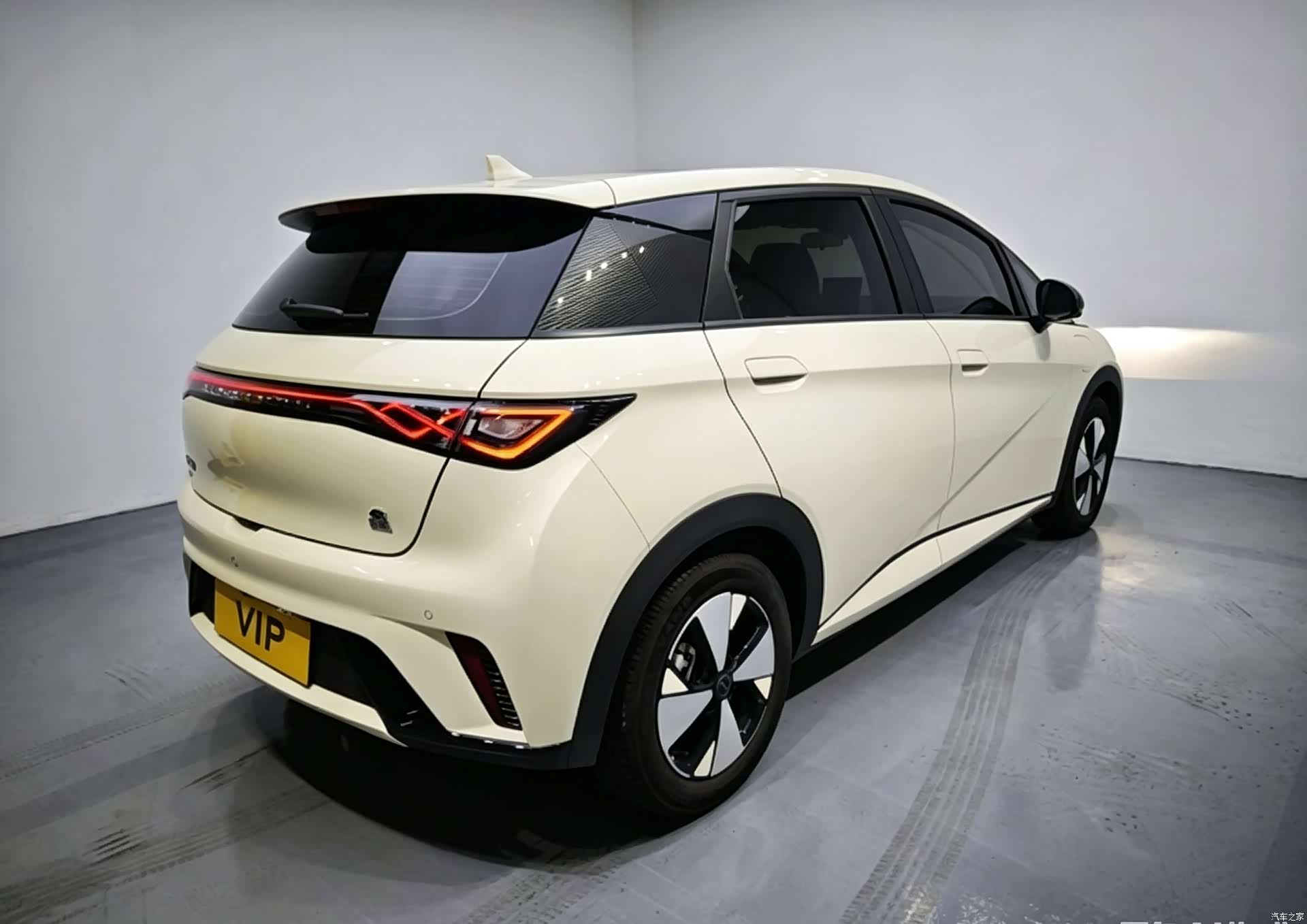 BYD Dolphin, 2024 3