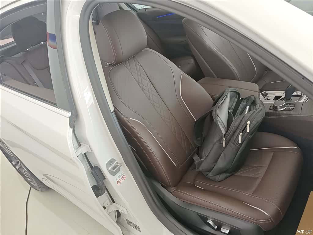 BMW 5 Series, 2023 17