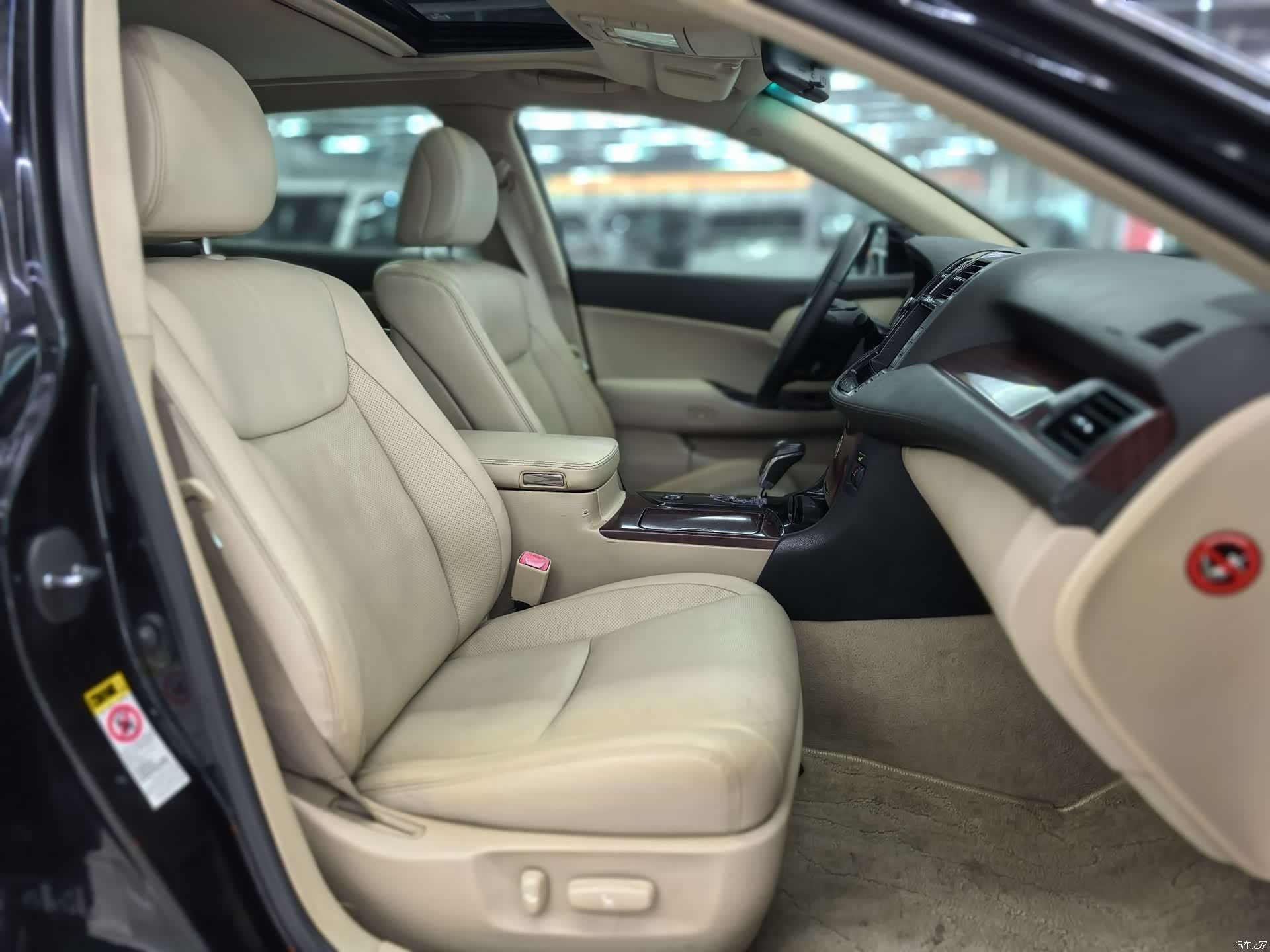Toyota Crown, 2011 19