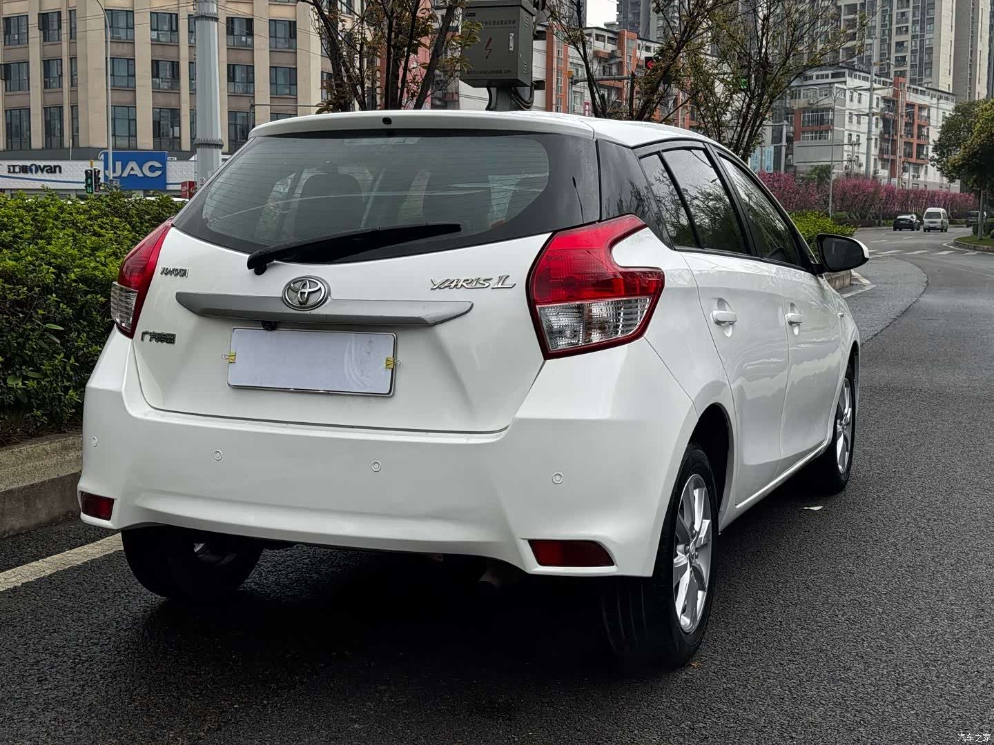 Toyota YARiS L, 2015 25