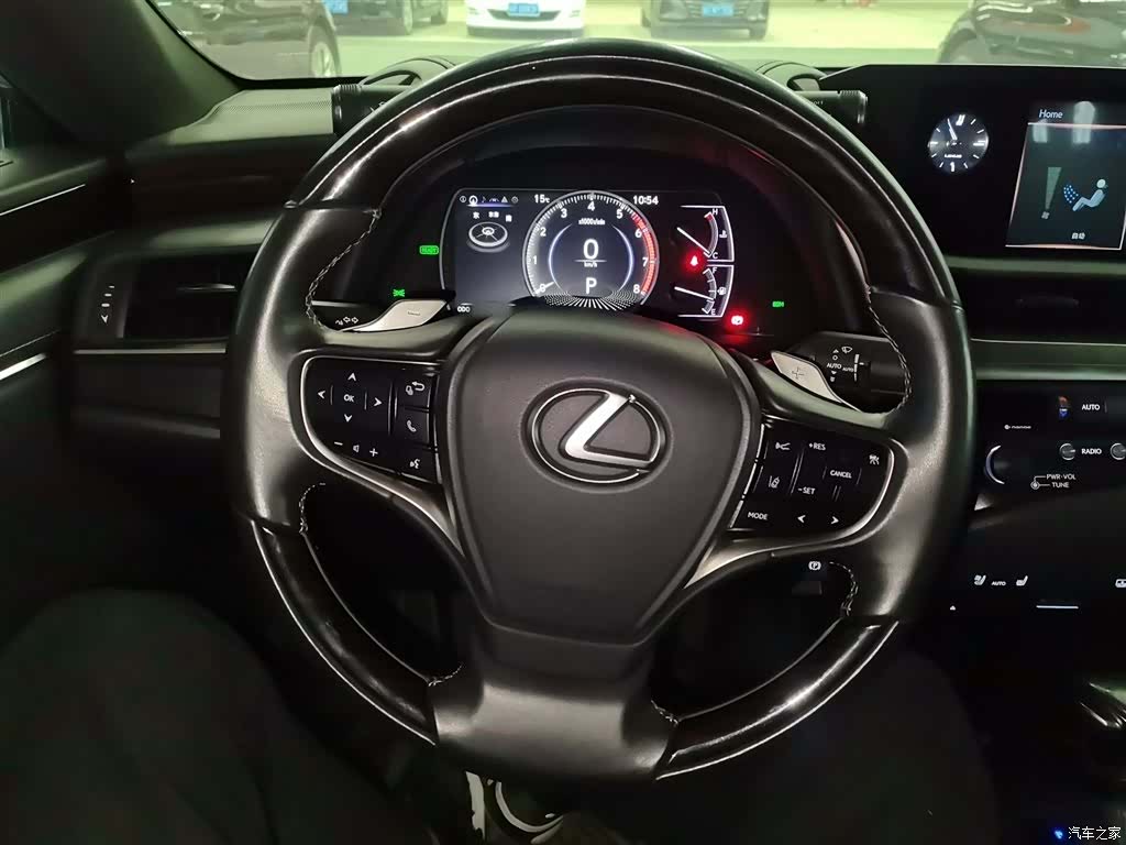 Lexus ES, 2018 3