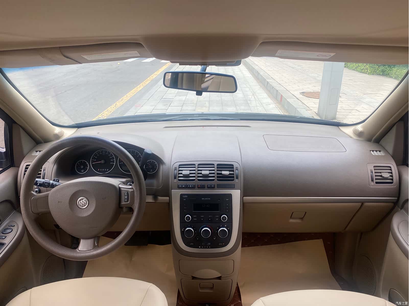 Buick GL8, 2013 6