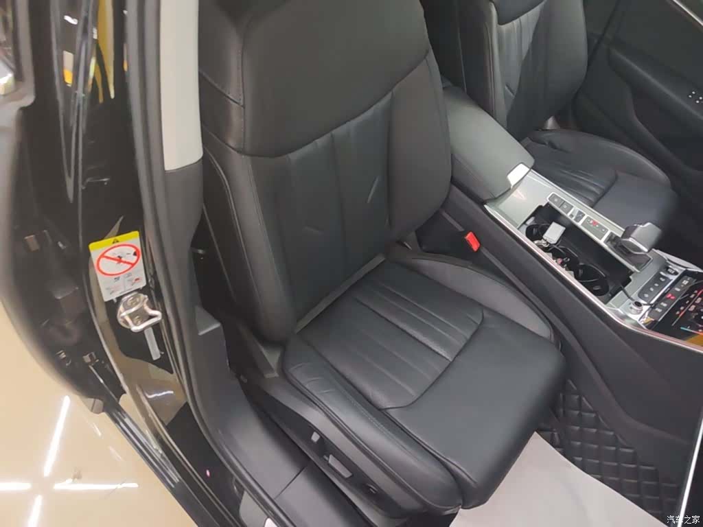 Audi A6L, 2022 25