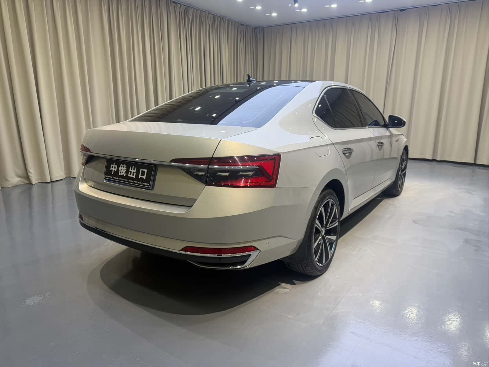 Skoda Superb, 2023 6