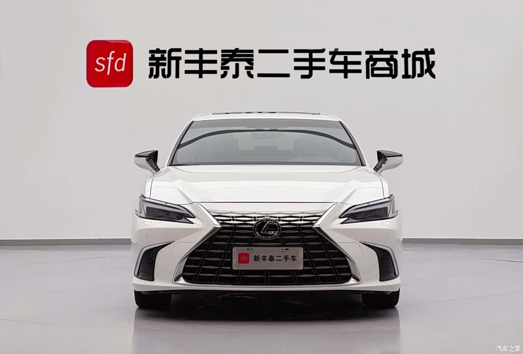 Lexus ES, 2025 2