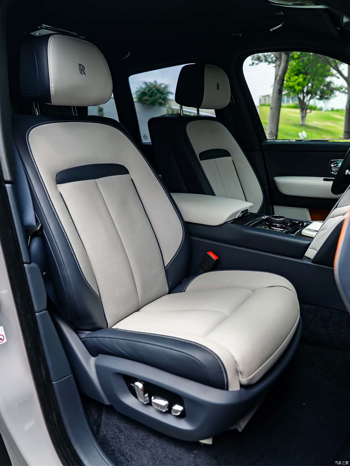 Rolls-Royce Cullinan, 2021 6