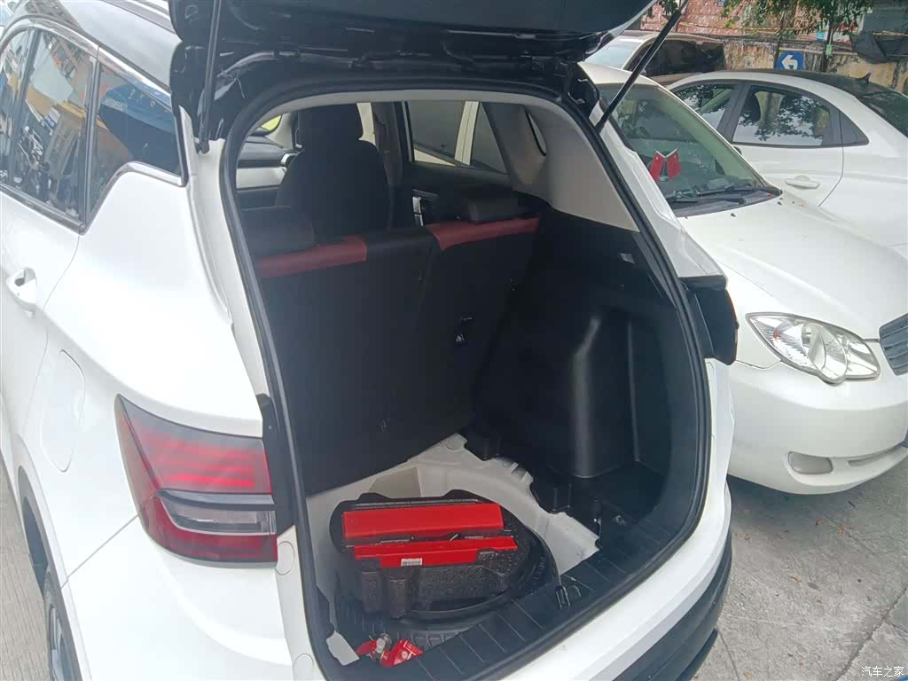 Geely Coolray, 2022 14