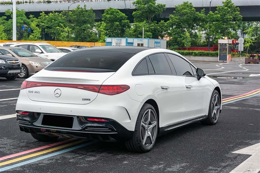 Mercedes-Benz EQE, 2025 8