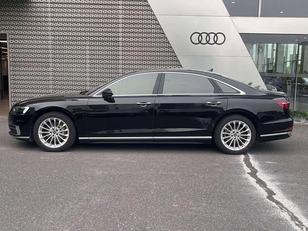 Audi A8L, 2021 4
