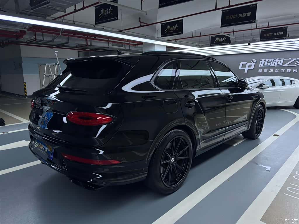Bentley Bentayga, 2021 9