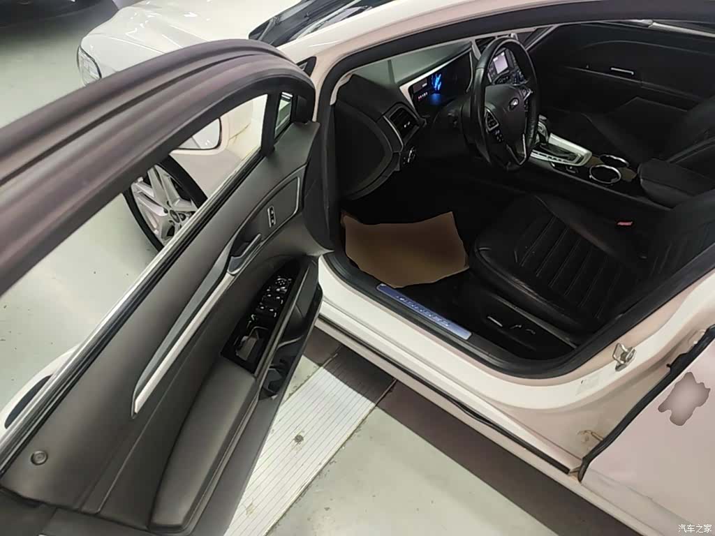 Ford Mondeo, 2015 13