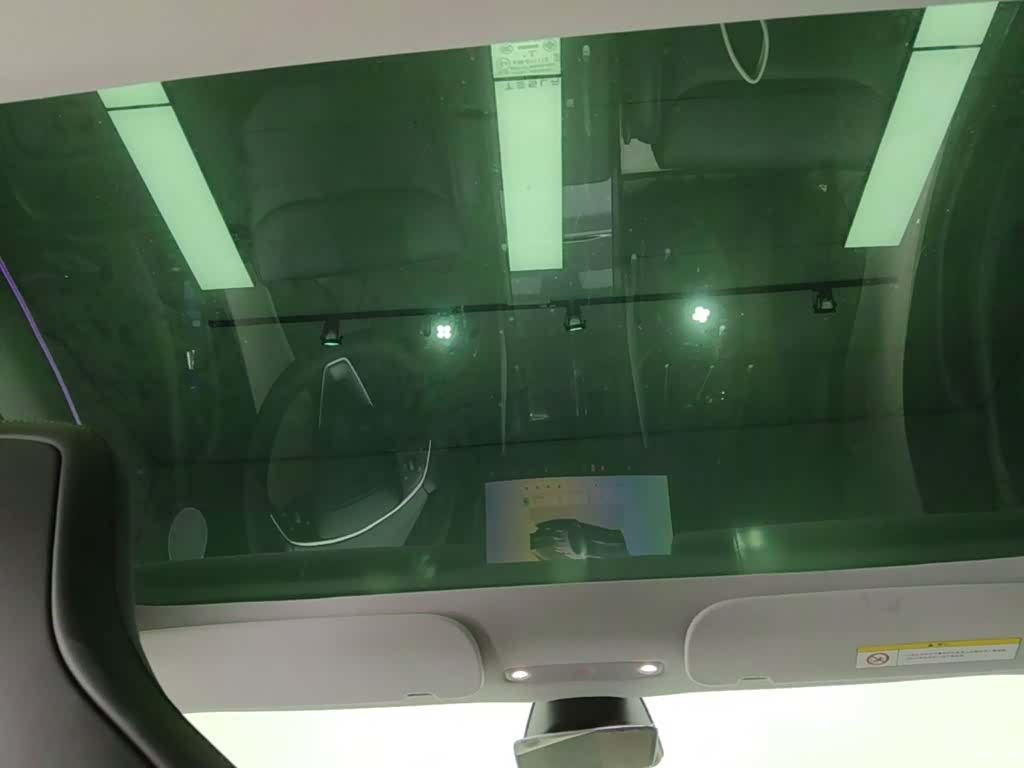 Tesla Model 3, 2024 18